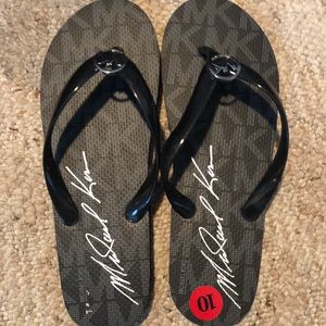 MK flip flops